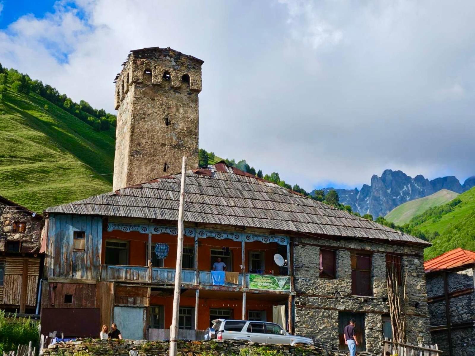 Old House Hotel Adishi Exterior foto